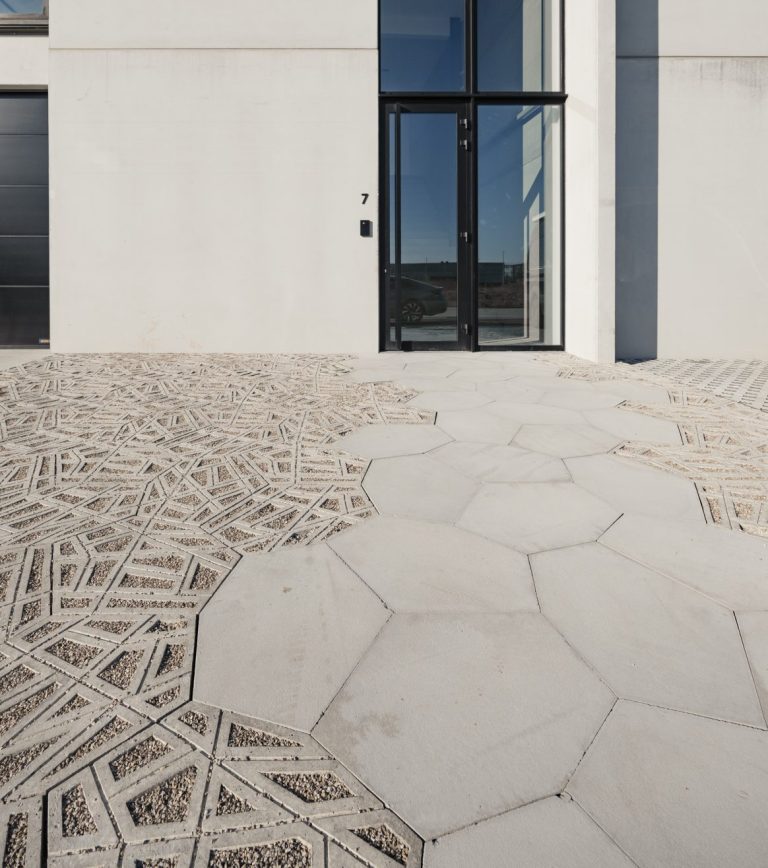 Crosshatch Full Tile Small hall